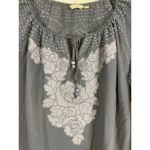 Monoreno Women's Black w/Gray Embroidered Tunic Boho Top Size Medium - Picture 4 of 8